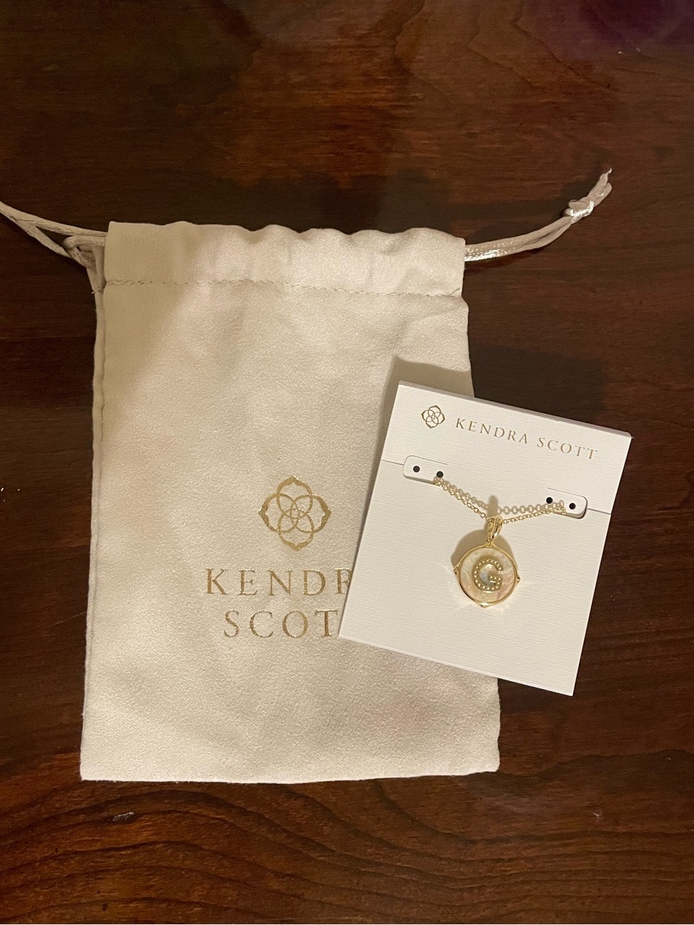 NWOT Kendra Scott Gold Initial G Medallion Necklace